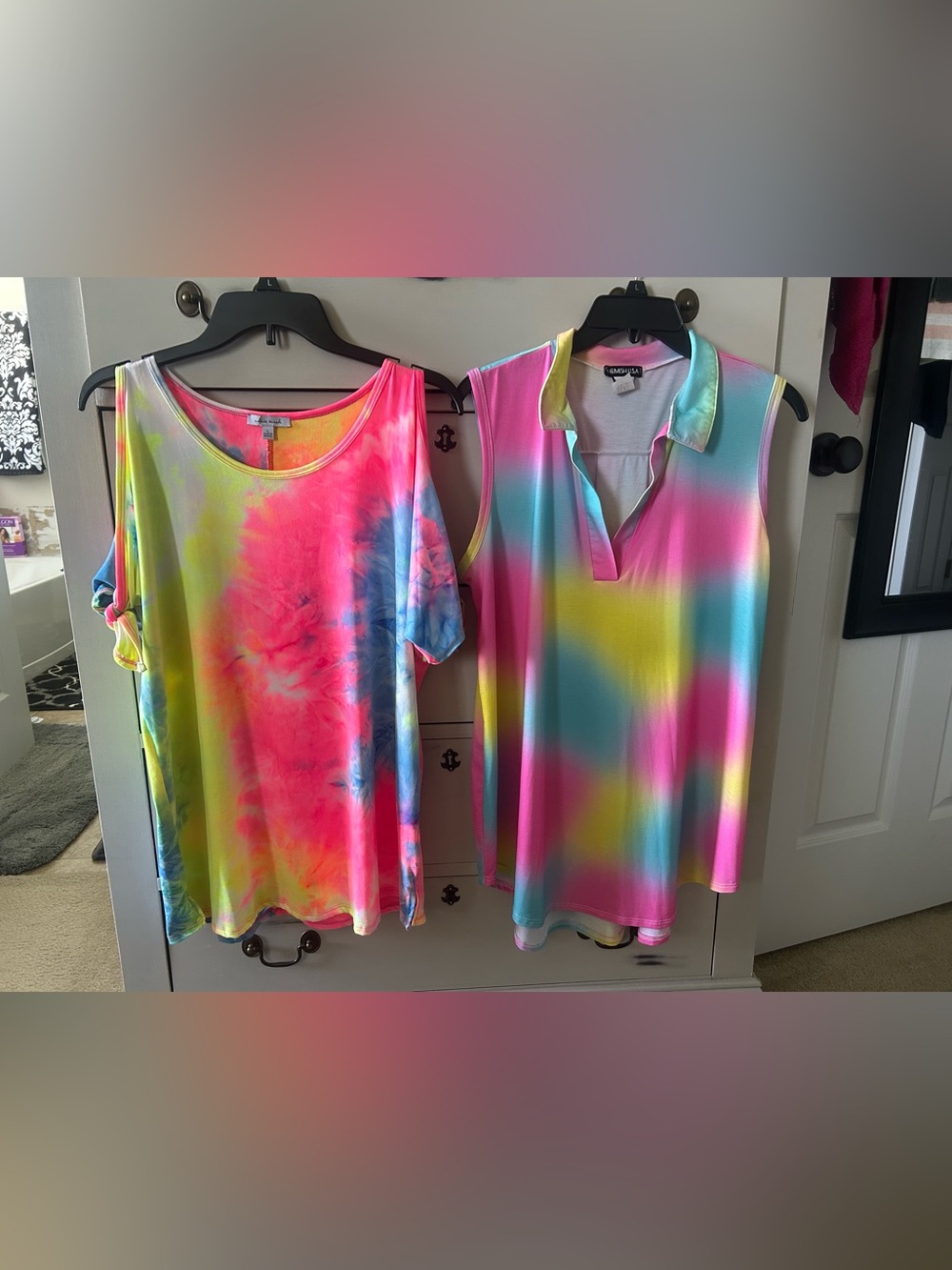 WHITE BIRCH/HEIMISH Neon Tie-Dye Short Sleeve Tops-Lot of 2